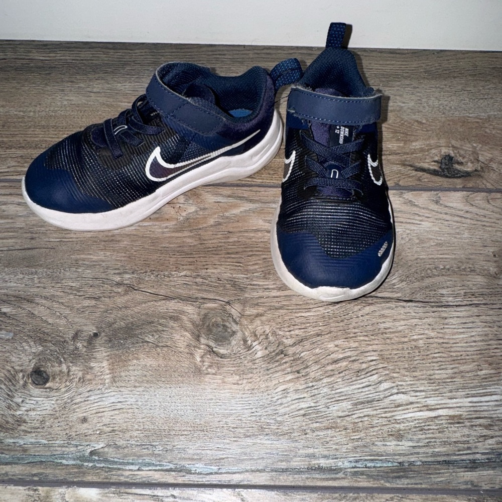 Toddler boy Nike sneakers